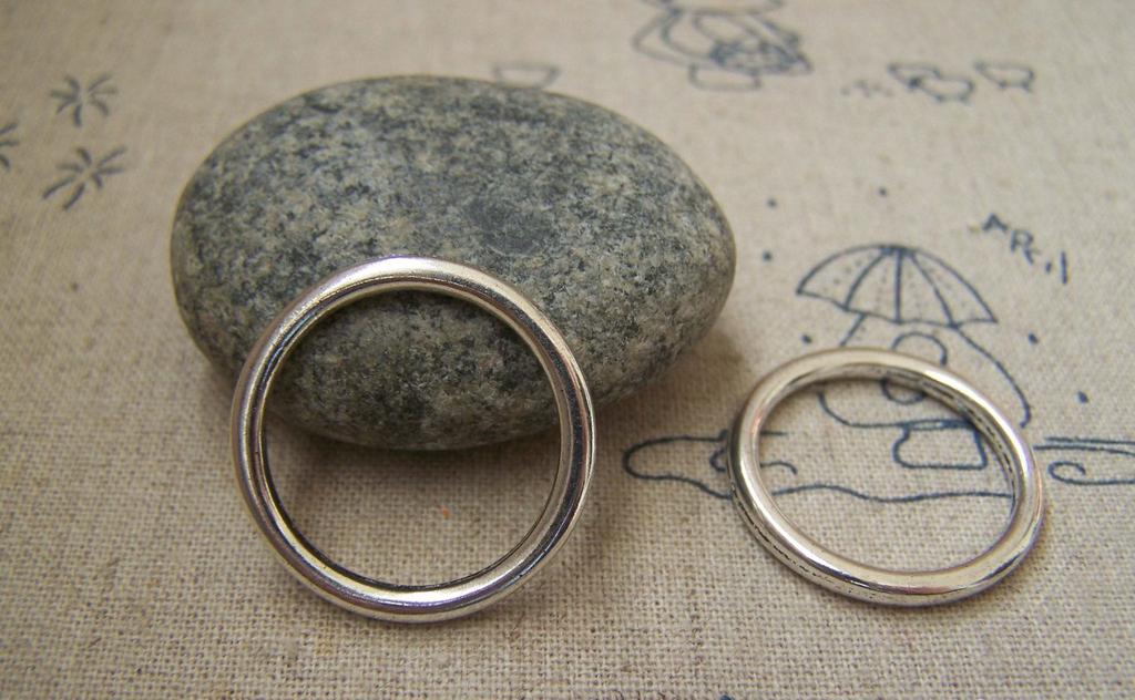 Accessories - 10 Pcs Of Antique Silver Smooth Round Circle Rings 25mm A2172