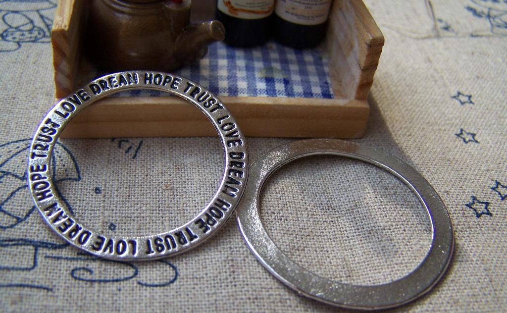 Accessories - 10 Pcs Of Antique Silver Textured Round Circle Rings Charms  35mm A1355