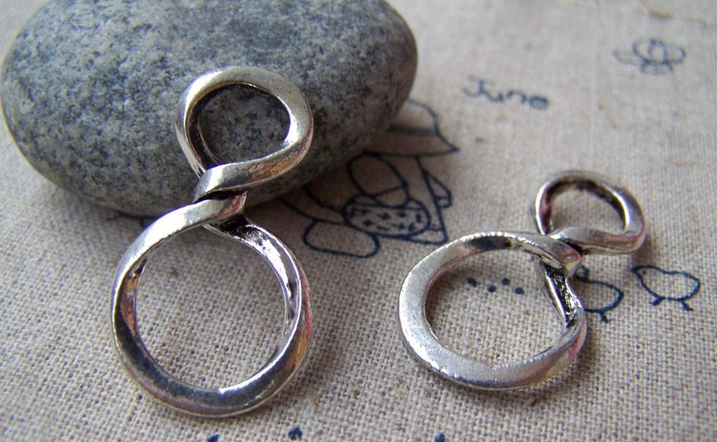 Accessories - 10 Pcs Of Antique Silver Twisted Figure 8 Connectors Charms 16x31mm A1048