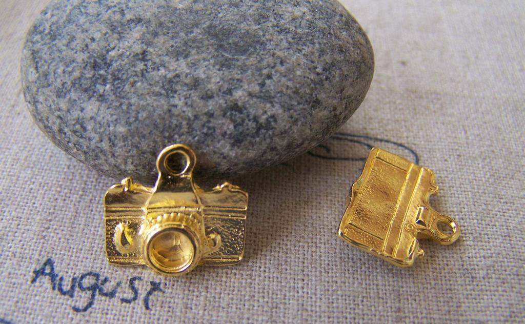 Accessories - 10 Pcs Of Gold Color Pewter Camera Charms 15x15mm A2316