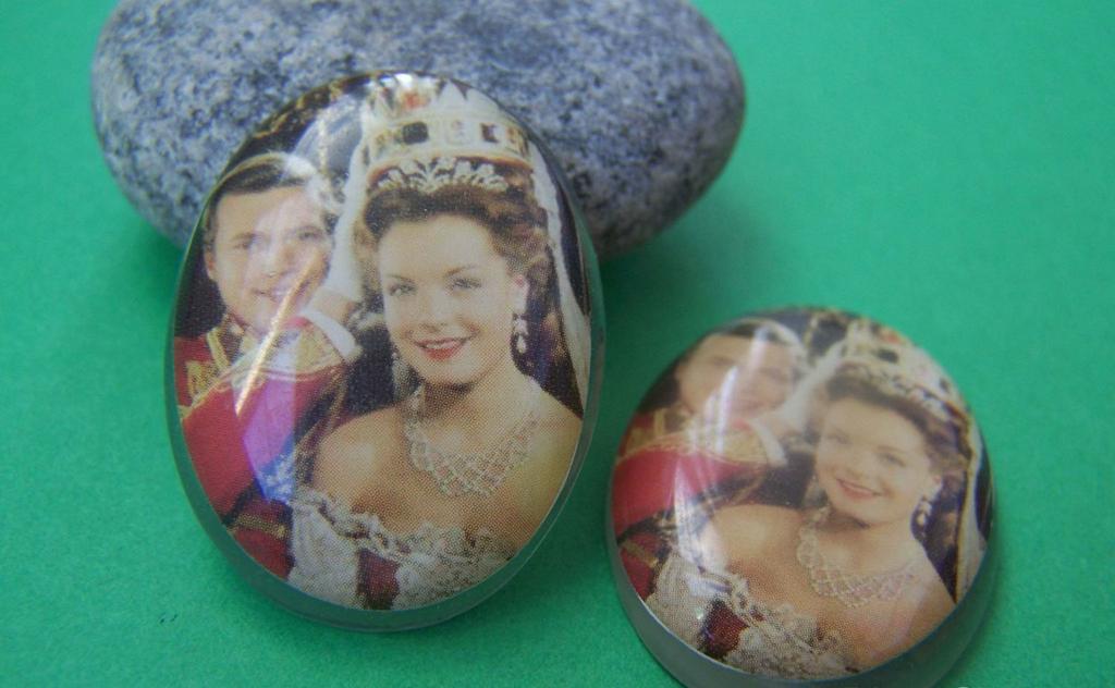 Accessories - 10 Pcs Of Resin Dome Princess Oval Cameo Cabochon 30x40mm