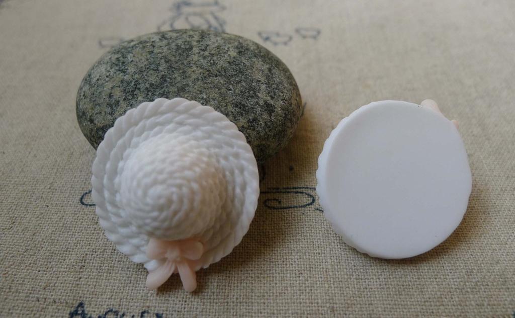Accessories - 10 Pcs Of Resin White Bow Summer Hat Cameo Size 26x29mm A5615