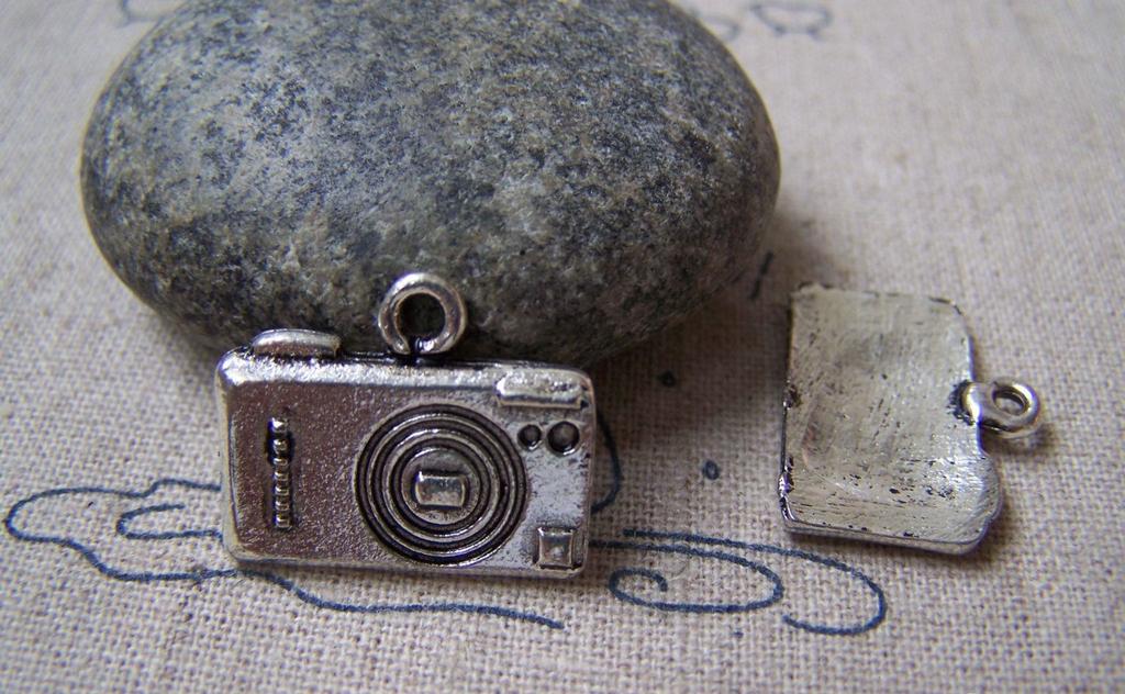 Accessories - 10 Pcs Of Tibetan Silver Antique Silver Camera Charms 16x19mm A4964