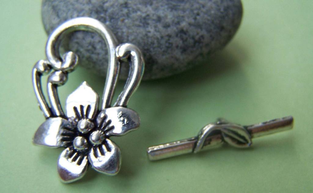 Accessories - 10 Sets Antique Silver Five Leaf Flower Toggle Clasps A1267