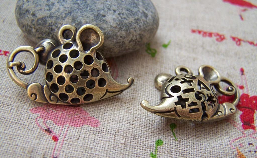 Accessories - 2 Pcs Of Antique Bronze Filigree Mouse Pendants Charms 20x30mm A1804