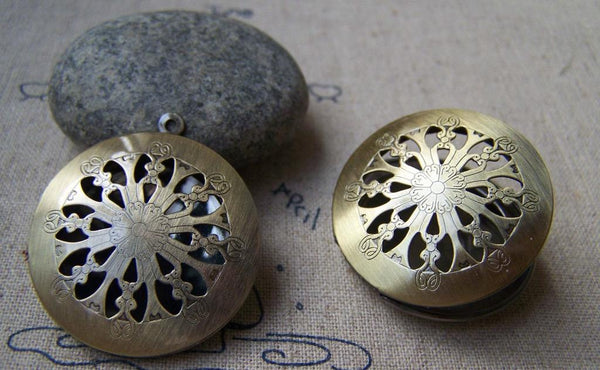 Accessories - 2 Pcs Of Antique Bronze Filigree Round Photo Lockets 32mm A3673