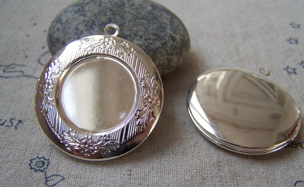Accessories - 2 Pcs Of Platinum White Gold Tone Round Bezel Photo Lockets 32mm A5605