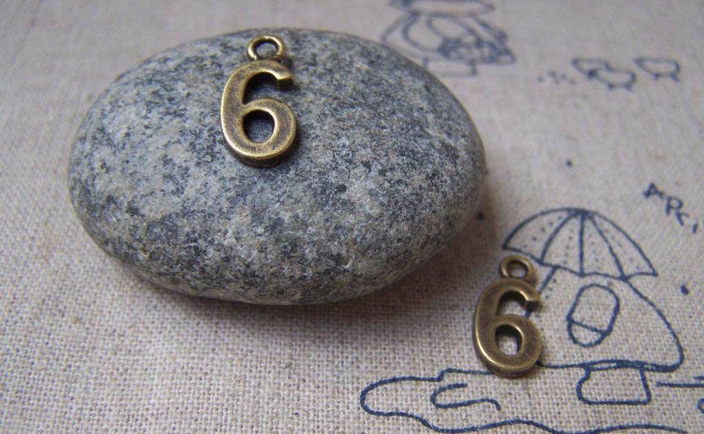 Accessories - 20 Pcs Of Antique Bronze Arabic Figure Number 6 Six Charms 7x15mm A1771