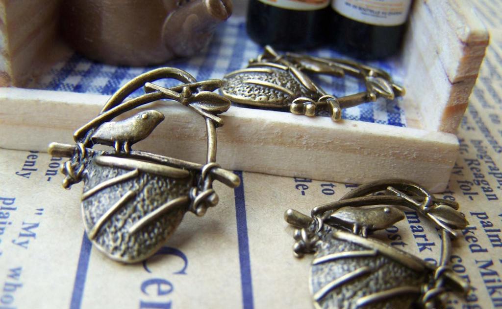 Accessories - 20 Pcs Of Antique Bronze Birds On Basket Charms19x22mm A244