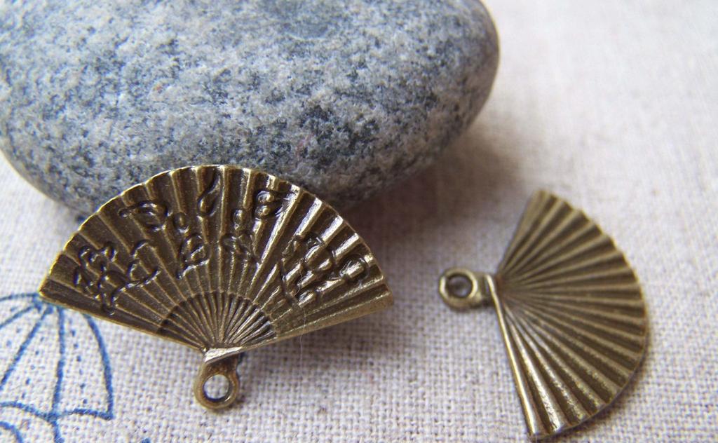 Accessories - 20 Pcs Of Antique Bronze Chinese Folding Fan Charms 17x24mm A3601