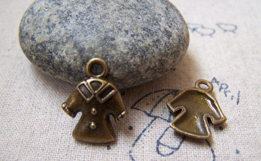 Accessories - 20 Pcs Of Antique Bronze Coat Clothes Charms 14x18mm A5795