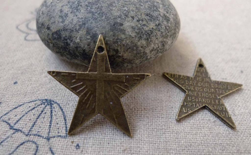 Accessories - 20 Pcs Of Antique Bronze Cross Star Charms 23x23mm A6297