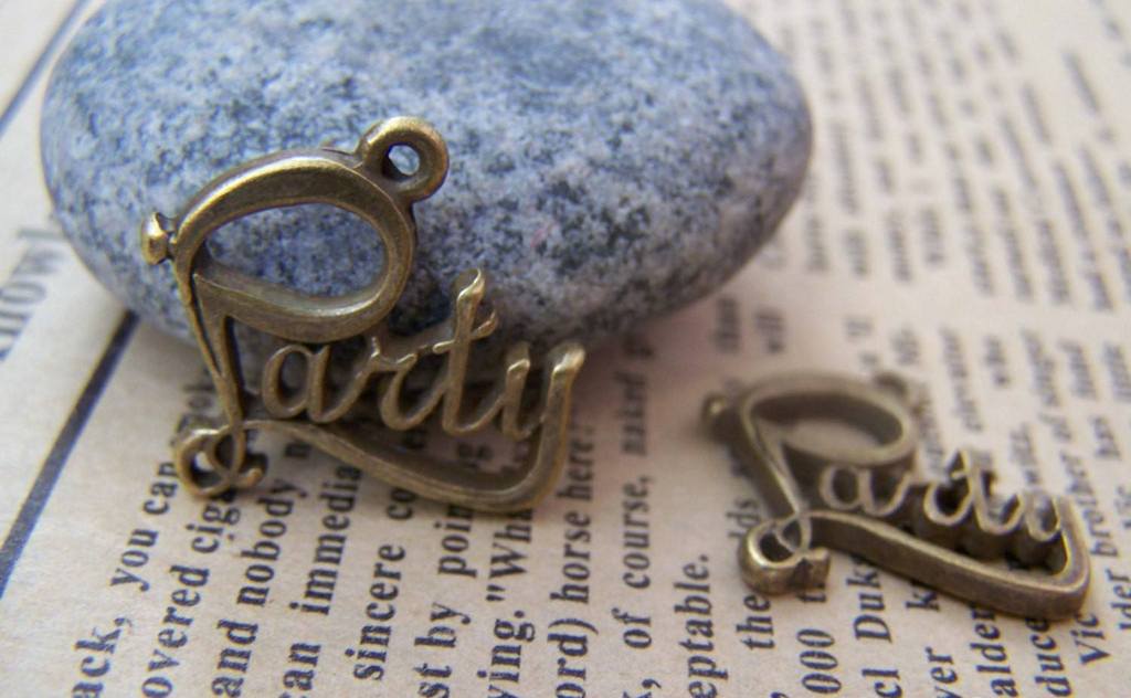 Accessories - 20 Pcs Of Antique Bronze English Word Party Charms 19x20mm A593