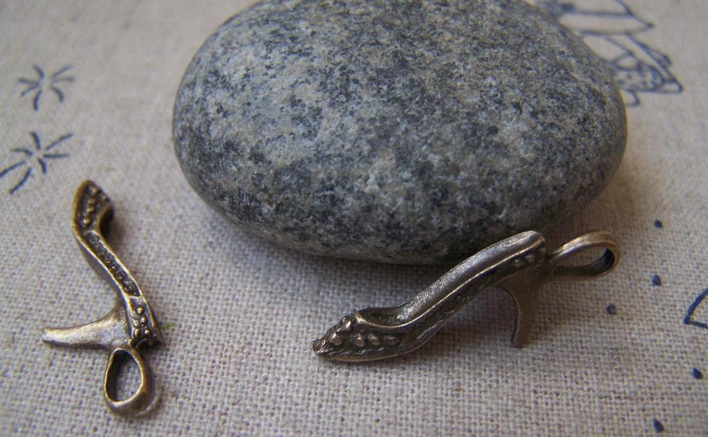 Accessories - 20 Pcs Of Antique Bronze High Heel Shoes Charms 10x26mm A2292