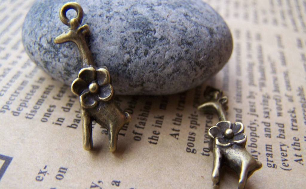 Accessories - 20 Pcs Of Antique Bronze Lovely Flower Giraffe Charms 7x20mm A678