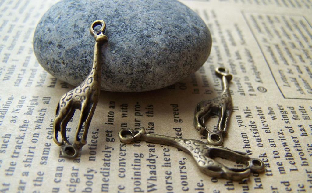 Accessories - 20 Pcs Of Antique Bronze Lovely Giraffe Connector Charms 8x30mm A671