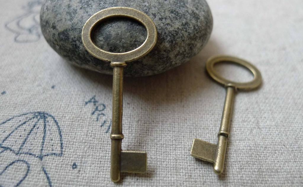 Accessories - 20 Pcs Of Antique Bronze Oval Flat Skeleton Key Pendants Charms 15x33mm A6329