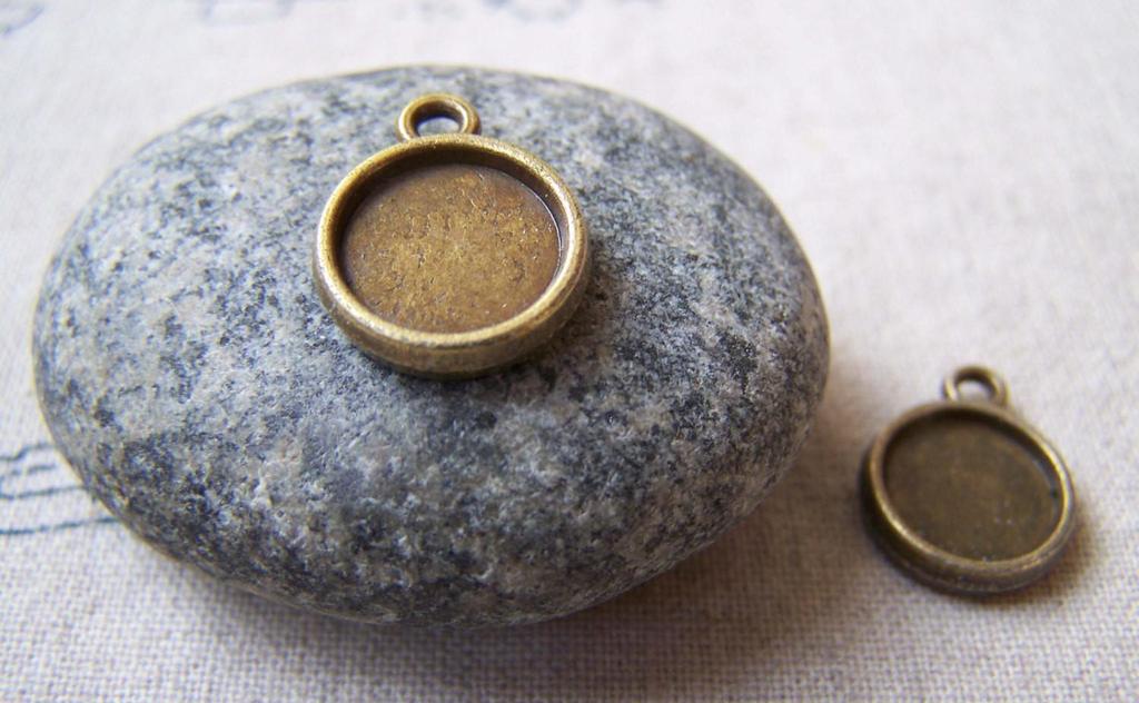 Accessories - 20 Pcs Of Antique Bronze Round Base Settings Pendant Double Sided Match 10mm Cabochon A5648
