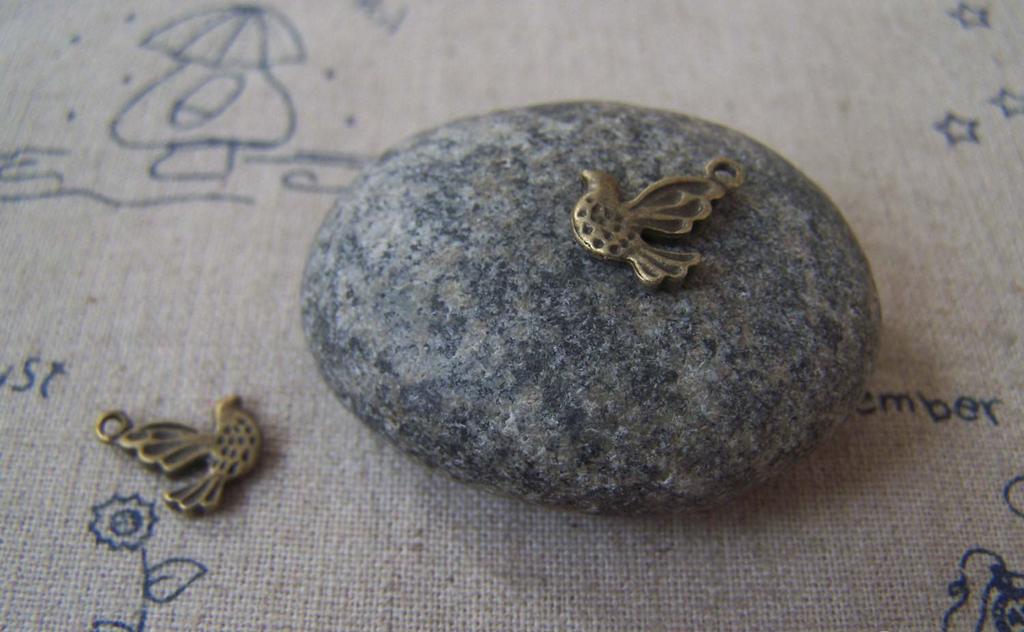 Accessories - 20 Pcs Of Antique Bronze Tiny Bird Charms 10x11mm A276