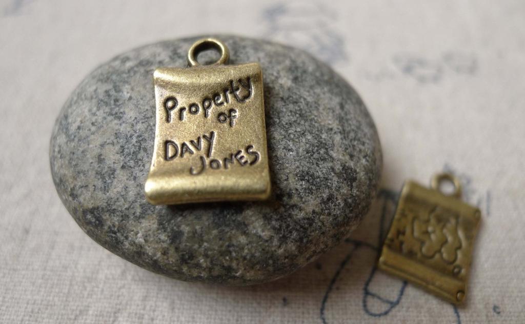 Accessories - 20 Pcs Of Antique Bronze Treasure Map Charms 9x19mm A6906