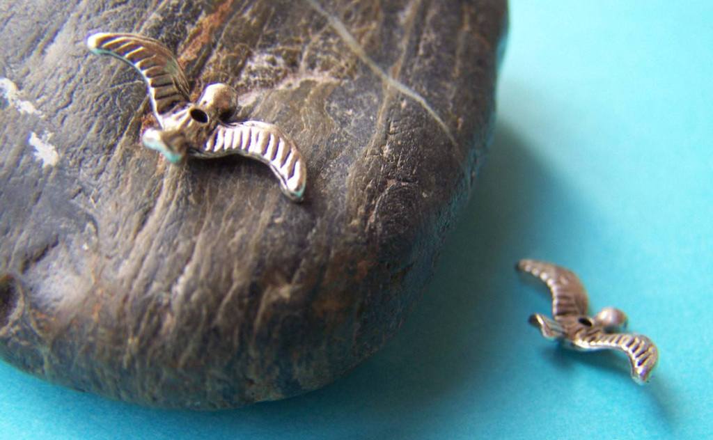 Accessories - 20 Pcs Of Antique Silver 3D Bird Spacer Beads Charms 10x17mm A838