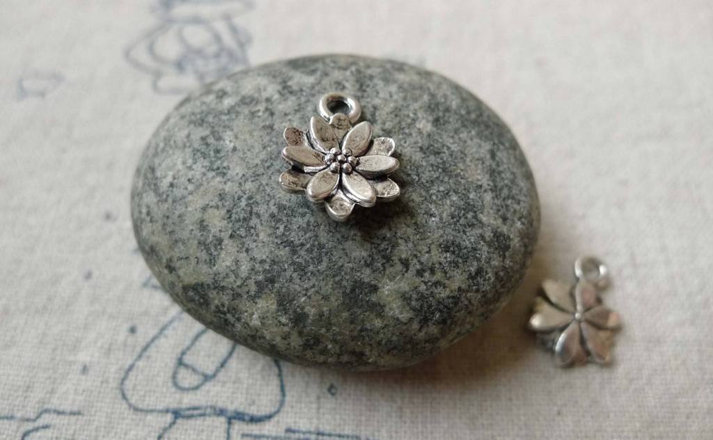 Accessories - 20 Pcs Of Antique Silver Flower Charms 10x14mm A6570