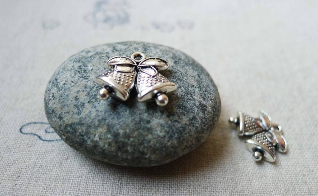 Accessories - 20 Pcs Of Antique Silver Jingle Bell Christmas Charms 15x17mm A5526