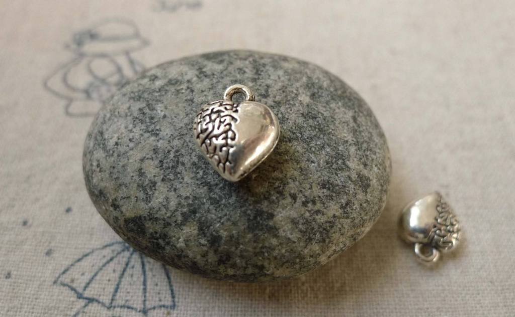 Accessories - 20 Pcs Of Antique Silver Lovely 3D Heart Charms 10mm A6304