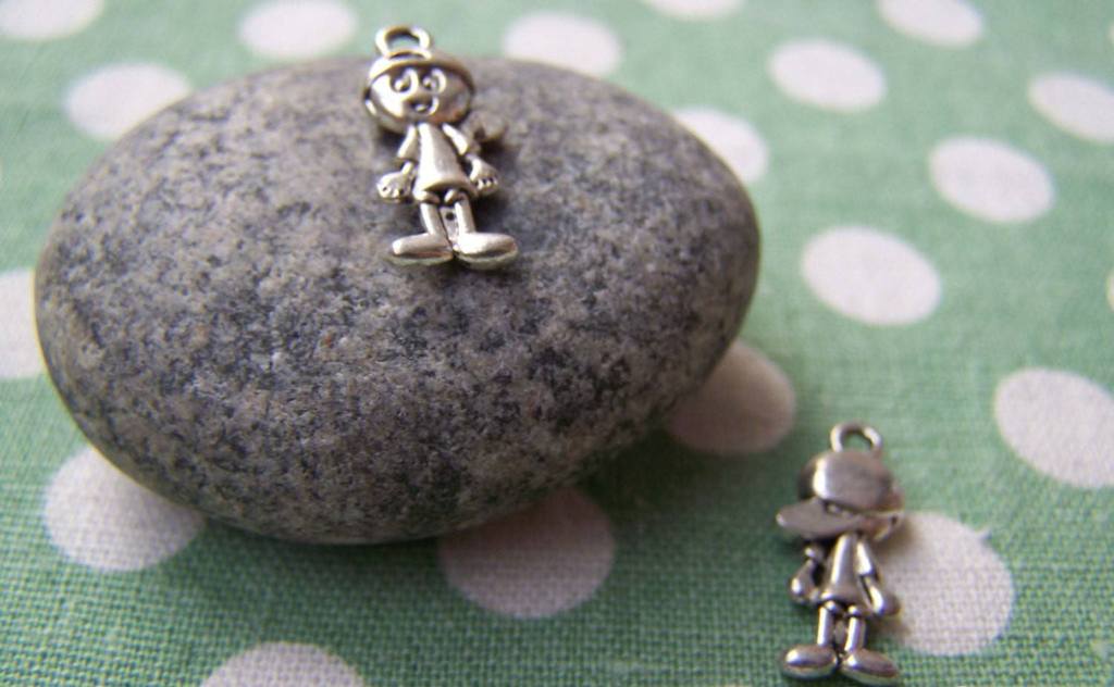 Accessories - 20 Pcs Of Antique Silver Lovely Little Boy Charms 18mm A1531