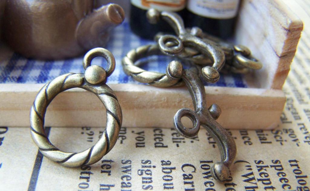 Accessories - 20 Sets Of Antique Bronze Coil Bow Toggle Clasps A231