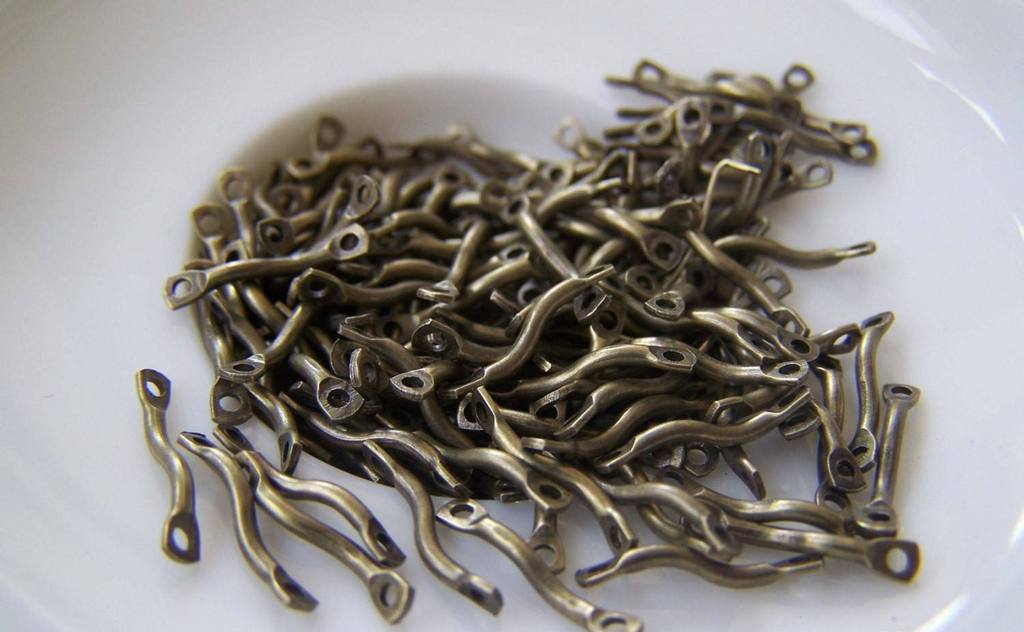 Accessories - 200 Pcs Of Antique Bronze S Shaped Twisted Link Connectors 13mm A2448