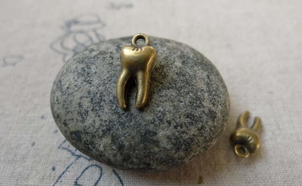 Accessories - 30 Pcs Of Antique Bronze 3D Tooth Charms 8x16mm A6481