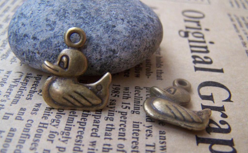 Accessories - 30 Pcs Of Antique Bronze Lovely Duck Charms Double Sided 14x16mm A1586