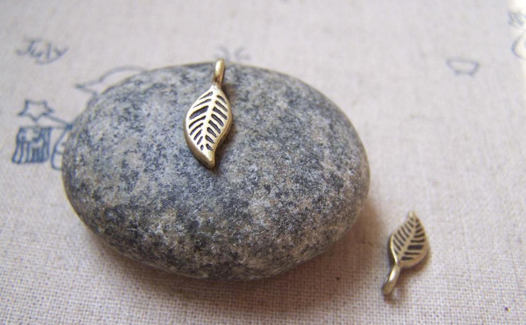 Accessories - 30 Pcs Of Antique Bronze Tree Leaf Charms 5x11mm A5208