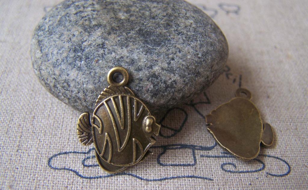 Accessories - 30 Pcs Of Antique Bronze Tropical Fish Charms 16x20mm A4606