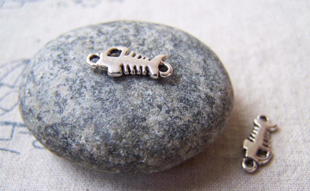 Accessories - 30 Pcs Of Antique Silver Filigree Fish Bone Connector Charms 11x15mm A5639