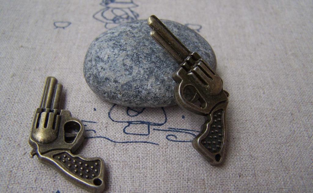 Accessories - 4 Pcs Of Antique Bronze 3D Handgun Charms Pendants 23x63mm A1215