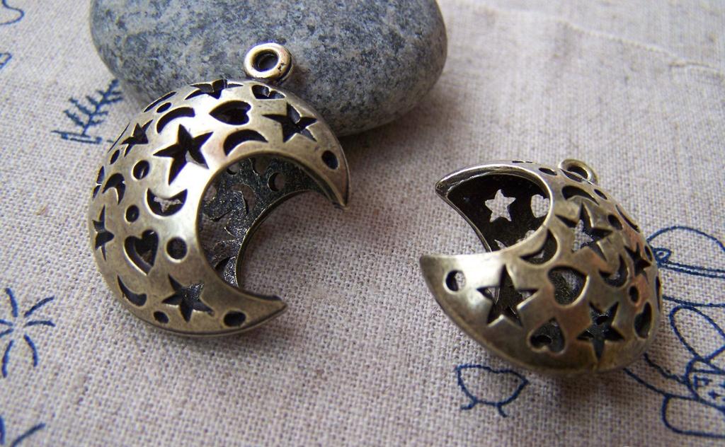 Accessories - 4 Pcs Of Antique Bronze Huge Filigree Crescent Moon Pendants Charms 25x25mm A401
