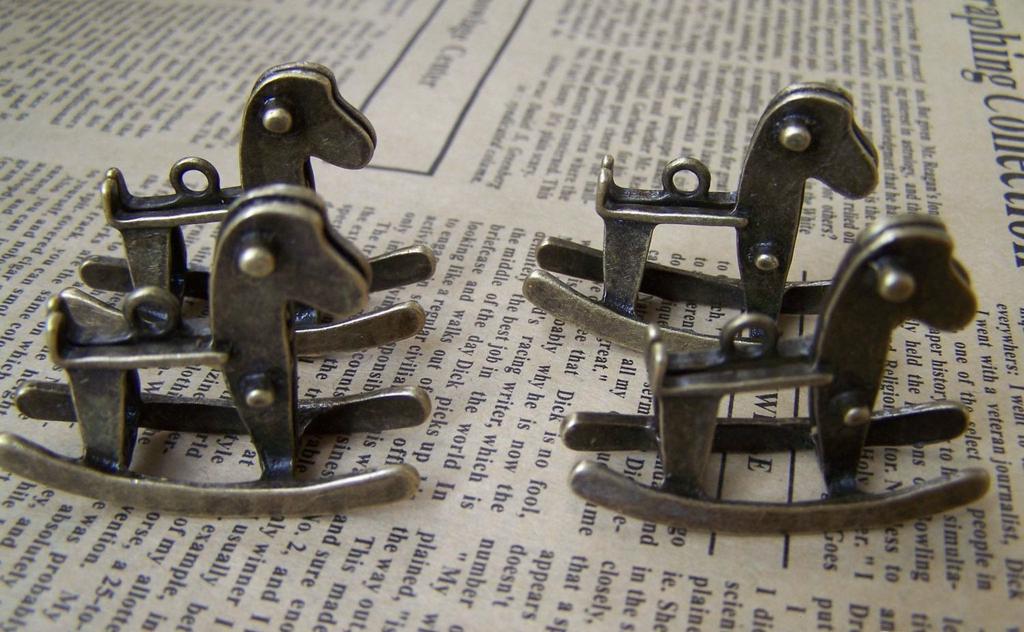 Accessories - 4 Pcs Of Antique Bronze Rocking Horse Pendants Size 31x40mm A1616