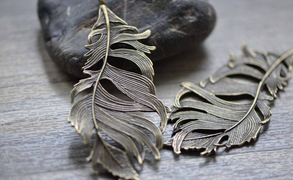 Accessories - 5 Pcs Of Antique Bronze Huge Feather Charms Pendants 41x86mm A7669