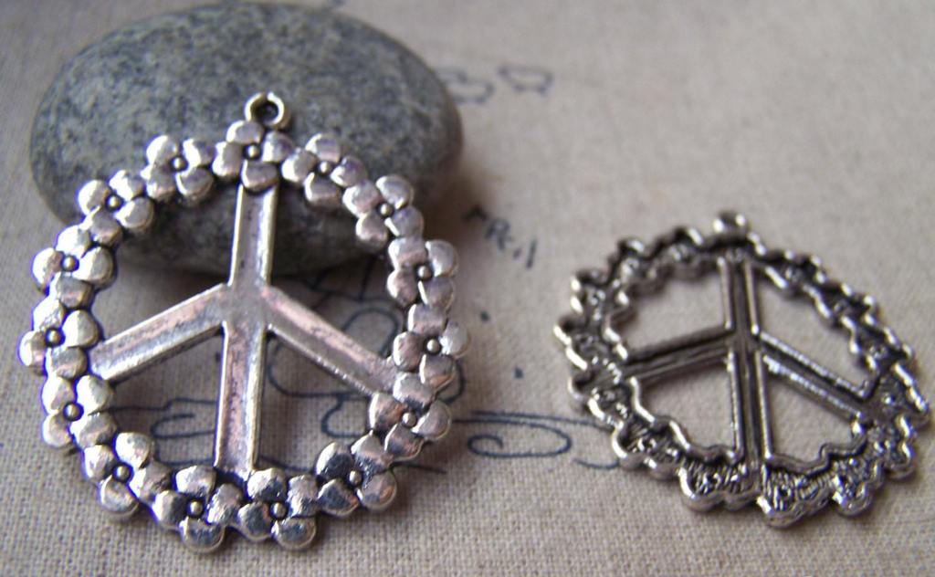 Accessories - 5 Pcs Of Antique Silver Huge Flower Peace Symbol Pendants Charms 38mm A3661