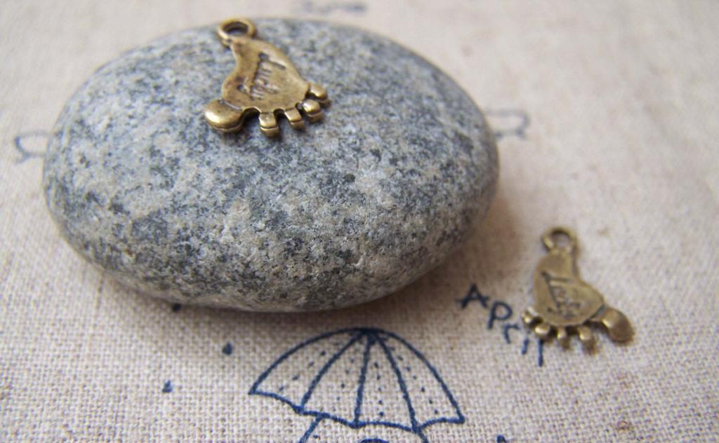 Accessories - 50 Pcs Of Antique Bronze Lucky Foot Charms Double Sided 10x12mm A544