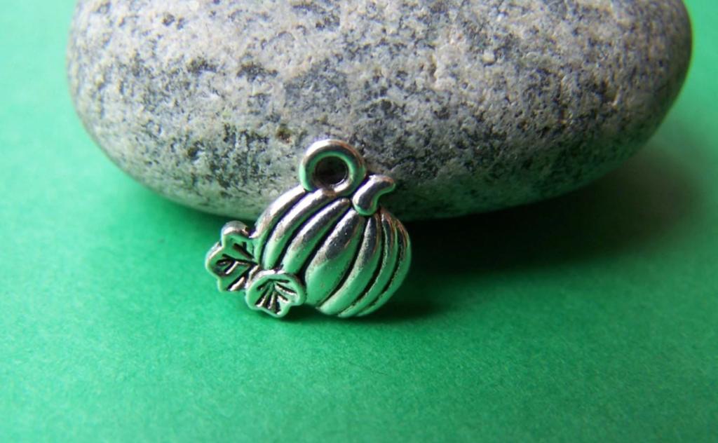 Accessories - 50 Pcs Of Antique Silver Pumpkin Charms 11mm A1041