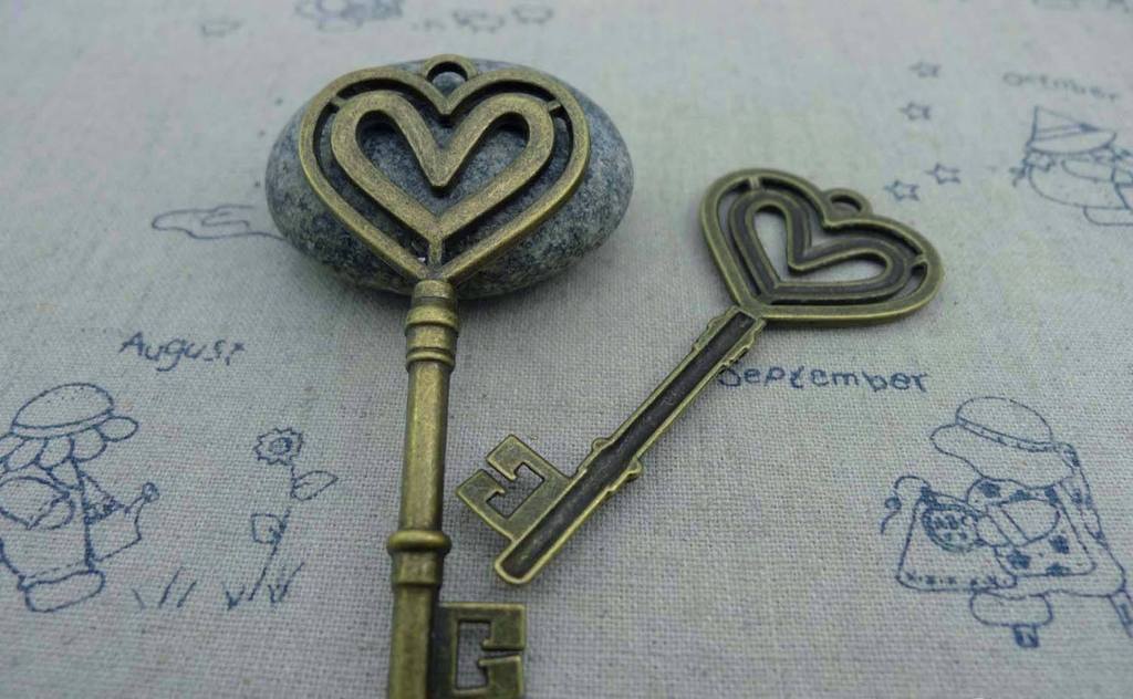 Accessories - 6 Pcs Of Antique Bronze Double Heart Key Pendants Huge Size 31x69mm A1051