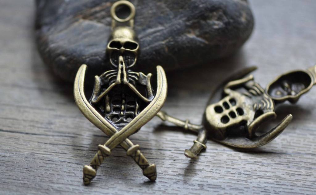 Accessories - 6 Pcs Of Antique Bronze Skeleton Pendants Charms 29x61mm A7773