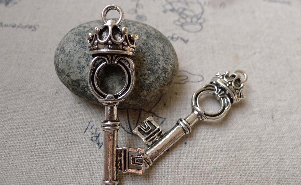 Accessories - 6 Pcs Of Antique Silver 3D Crown Key Charms 15x54mm A6046