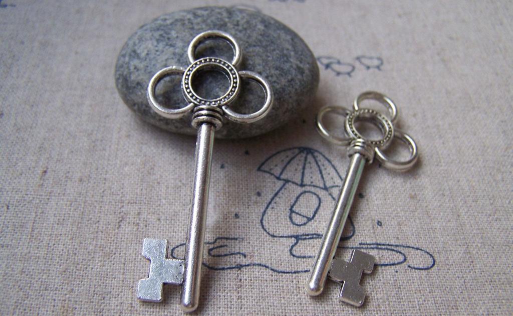 Accessories - 6 Pcs Of Antique Silver Plum Flower Skeleton Key Pendants Charms 23x54mm A1232