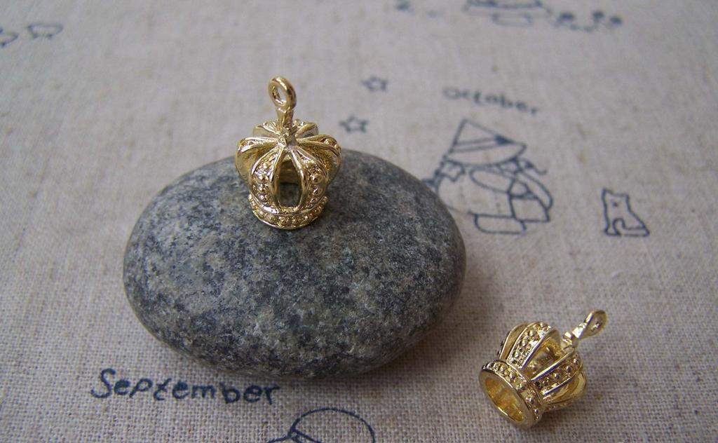 Accessories - 6 Pcs Of Gold Plated Brass Filigree 3D Crown Charms 13x19mm A5018