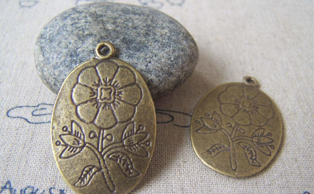 Accessories - 8 Pcs Of Antique Bronze Oval Lily Flower Pendants 24x36mm A4557