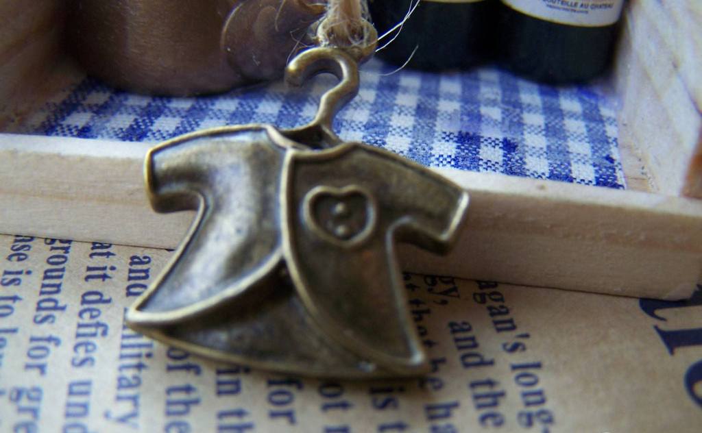 Accessories - Baby Clothes Antique Bronze Children Wear Charms 20x24mm Set Of 10 Pcs A1917